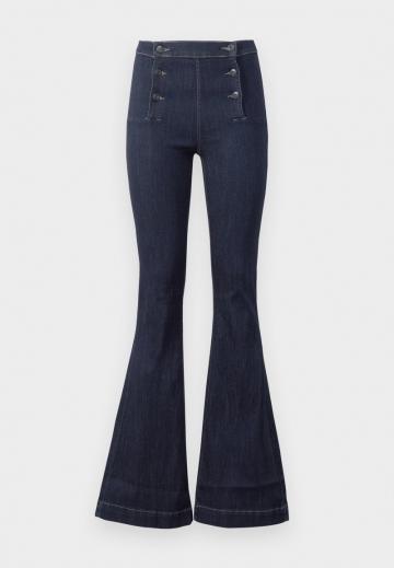 Клешеные джинсы