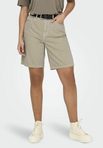 Джинсовые шорты