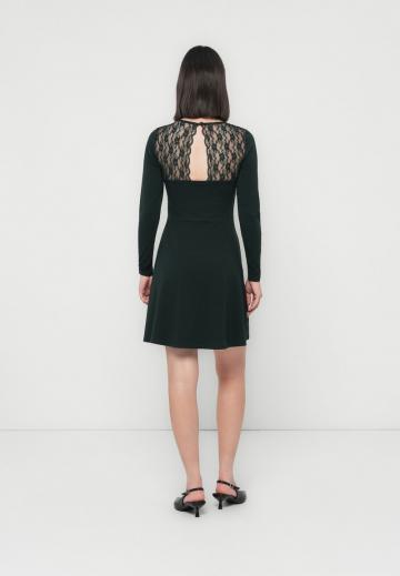 Короткое платье