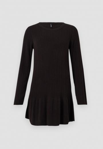 Вязаное платье