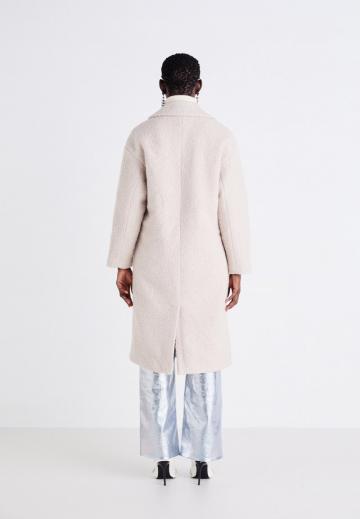 Шерстяное пальто