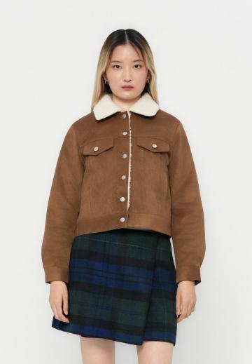 Короткая куртка