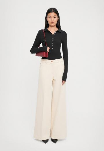 Клешеные джинсы