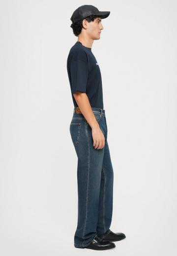 Прямые джинсы