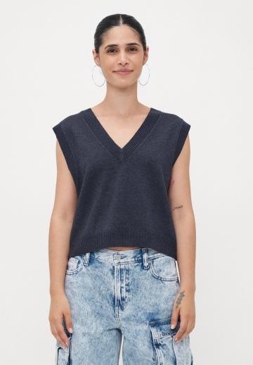 Пуловер без рукавов