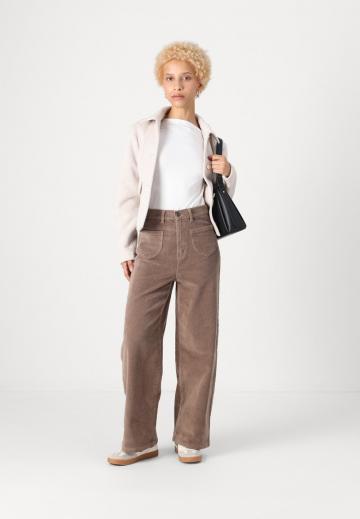 Прямые брюки