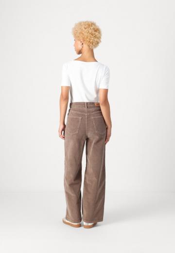 Прямые брюки