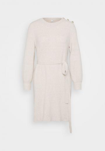 Вязаное платье