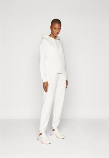 Спортивная толстовка