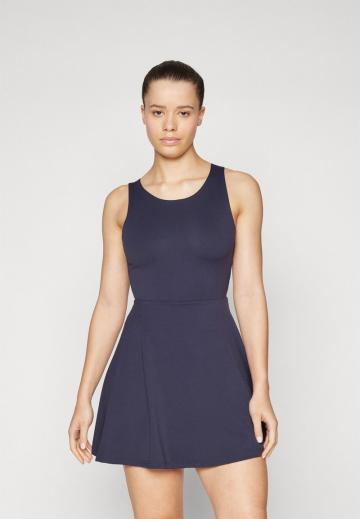 Спортивное платье