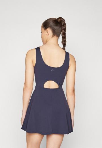 Спортивное платье