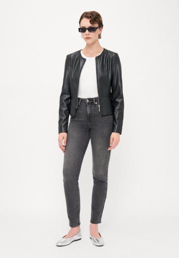 Узкие джинсы