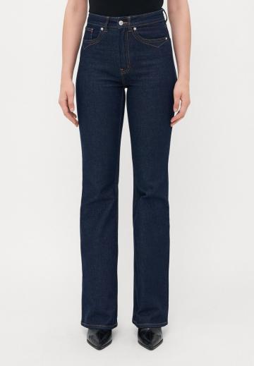 Клешеные джинсы