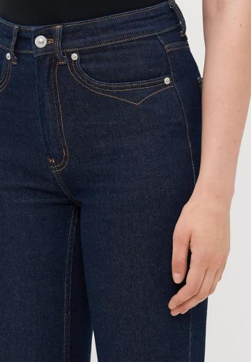 Клешеные джинсы