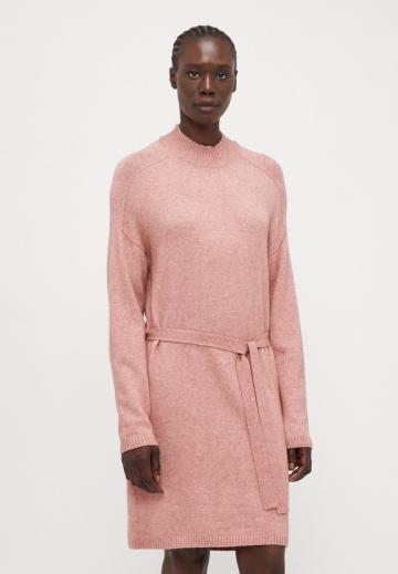 Вязаное платье