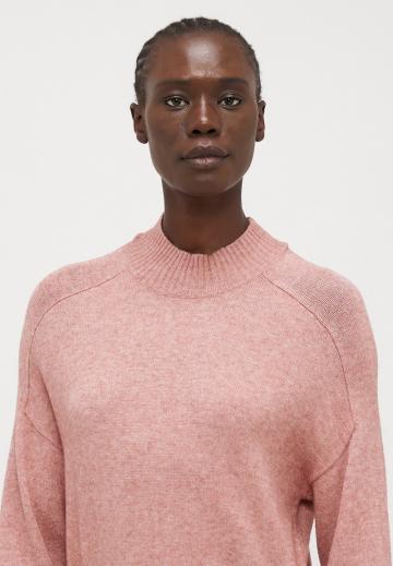 Вязаное платье