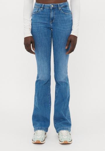 Клешеные джинсы