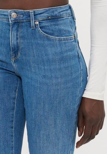 Клешеные джинсы