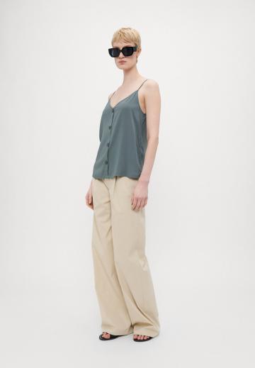 Топ на бретельках