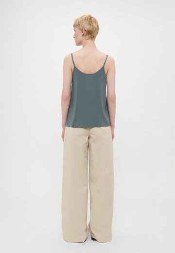 Топ на бретельках