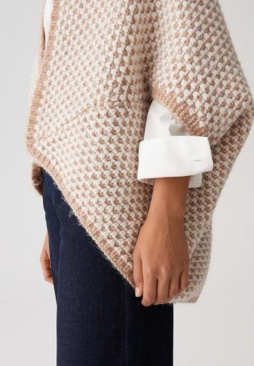 Жаккардовая вязаная кофта