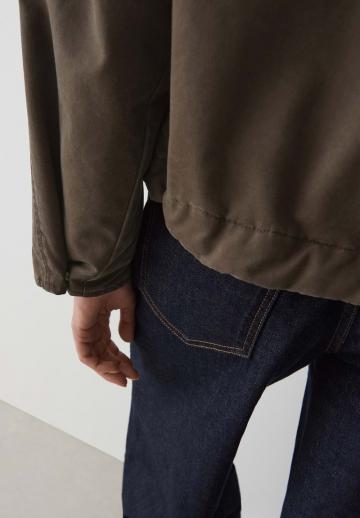 Куртка с накладнымит карманами