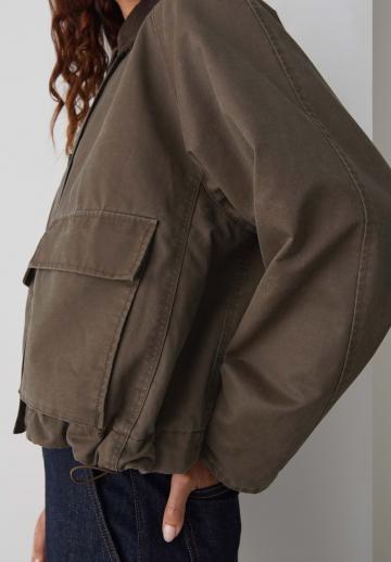 Куртка с накладнымит карманами