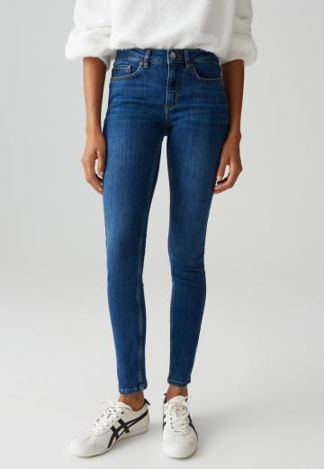 Узкие джинсы