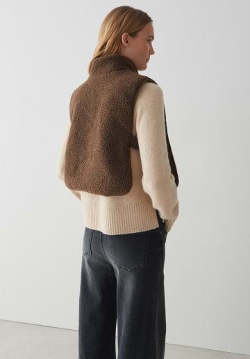 Пуховой жилет