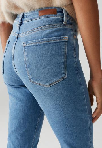 Узкие джинсы