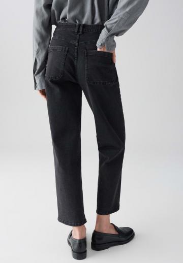 Короткие джинсы