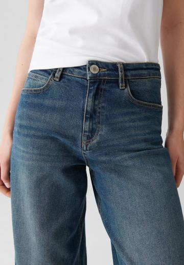 Прямые джинсы