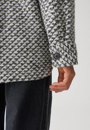 Короткое пальто