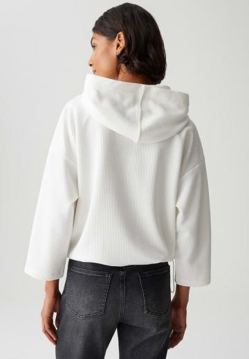 Пуловер с капюшоном