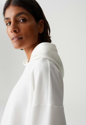 Пуловер с капюшоном