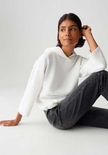 Пуловер с капюшоном