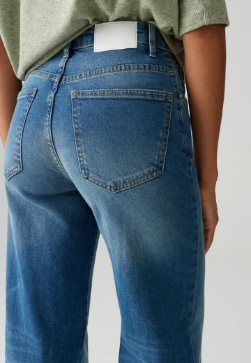 Прямые джинсы
