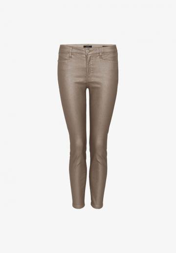 Короткие джинсы