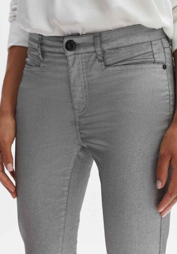 Короткие джинсы