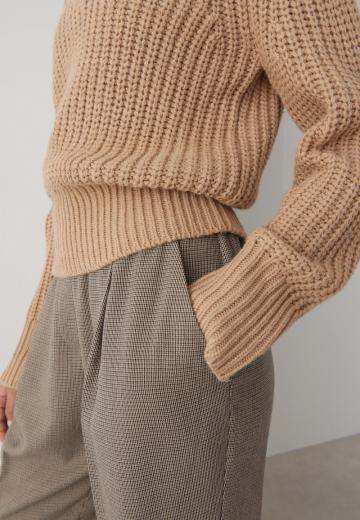 Пуловер с воротником поло