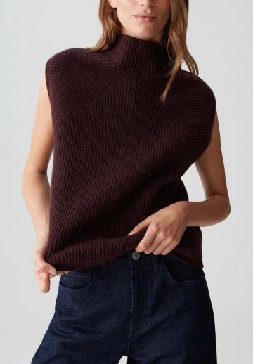 Пуловер без рукавов
