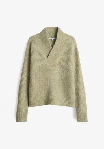 Пуловер с вырезом V
