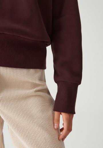 Пуловер с капюшоном