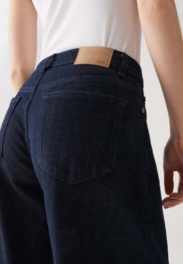 Короткие джинсы