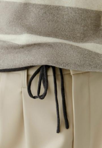 Пуловер в полоску