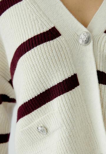 Вязаная кофта