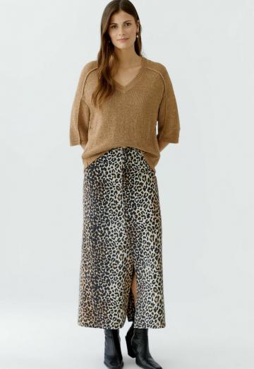 Пуловер с вырезом V