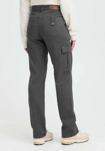 Брюки с накладными карманами