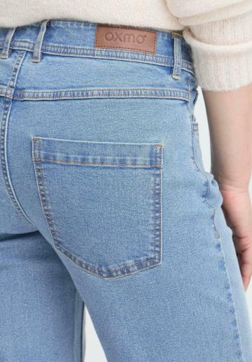 Прямые джинсы