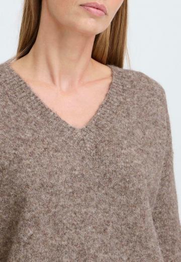 Пуловер с вырезом V